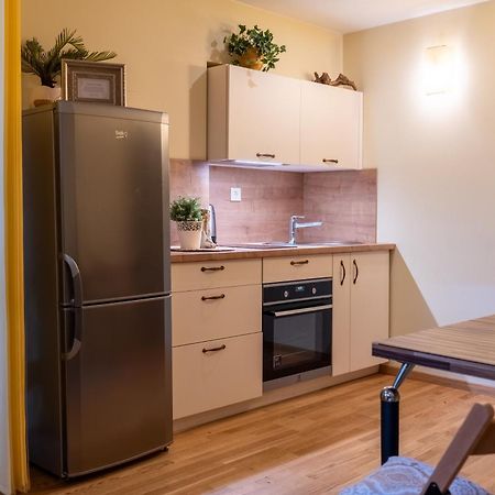 Cozy Suite With Inner Yard Вильнюс Экстерьер фото