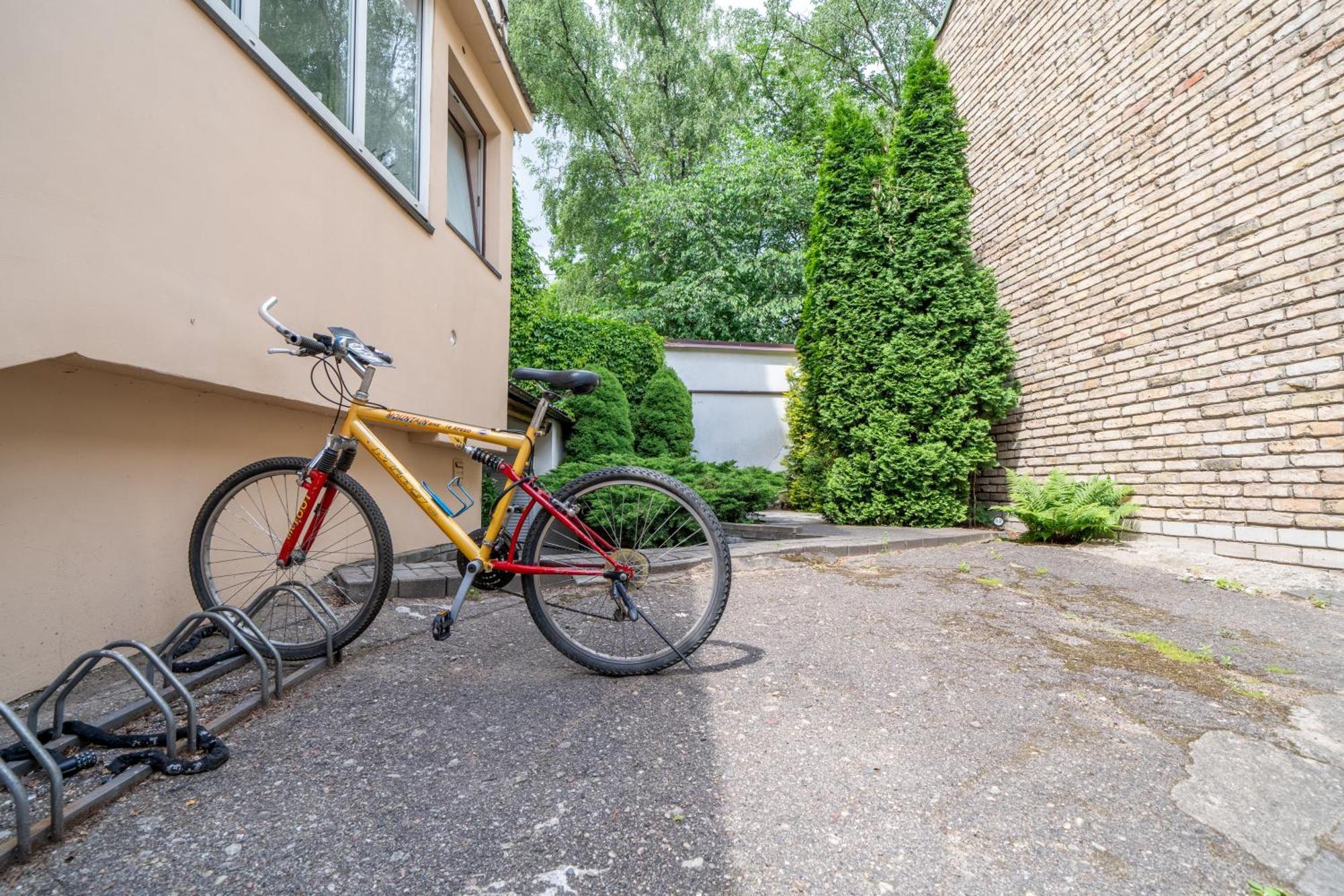 Cozy Suite With Inner Yard Вильнюс Экстерьер фото