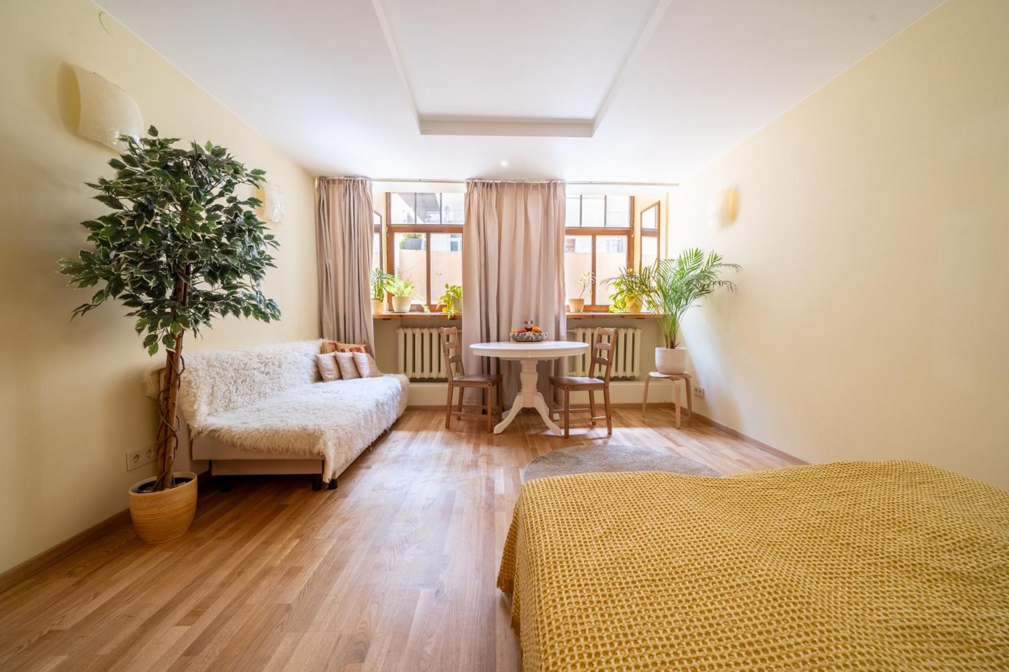 Cozy Suite With Inner Yard Вильнюс Экстерьер фото